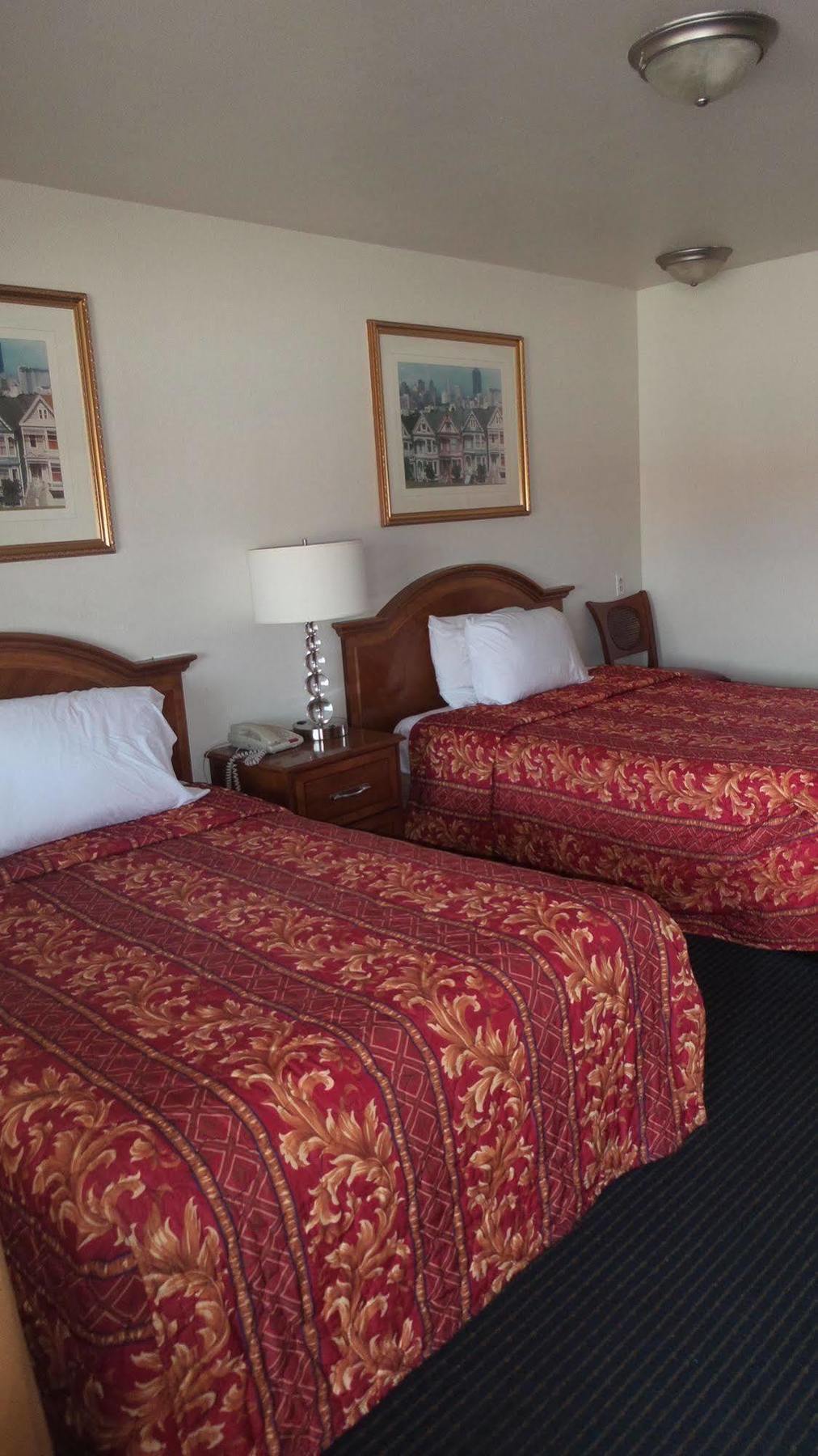 Holiday Motel Oakdale Zewnętrze zdjęcie